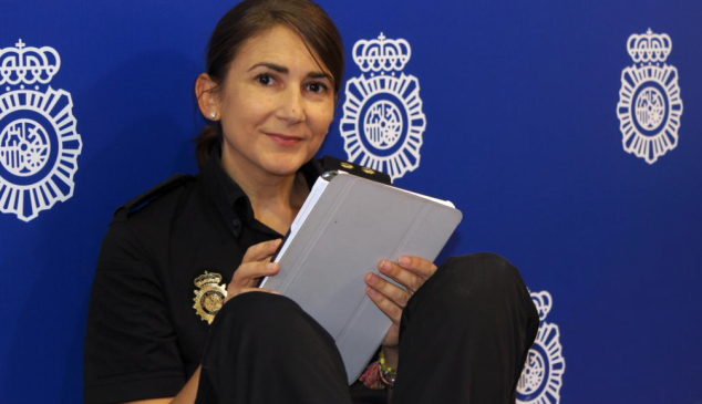 policia-community-manager-twitter