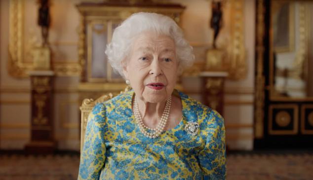 Mientras se pausan las campañas de publicidad, marcas y empresarios despiden a la Reina Isabel II