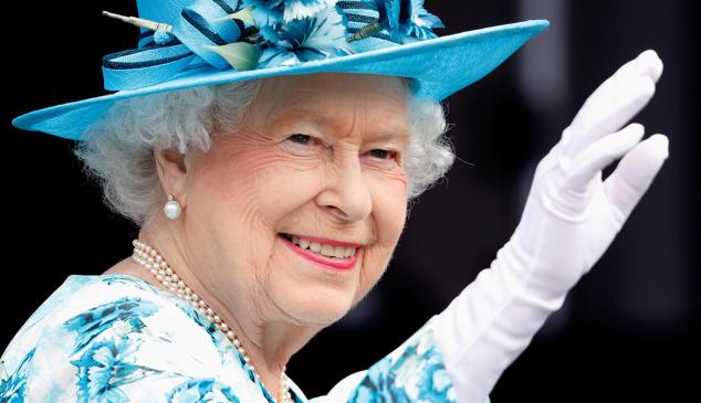 reina de inglaterra community manager