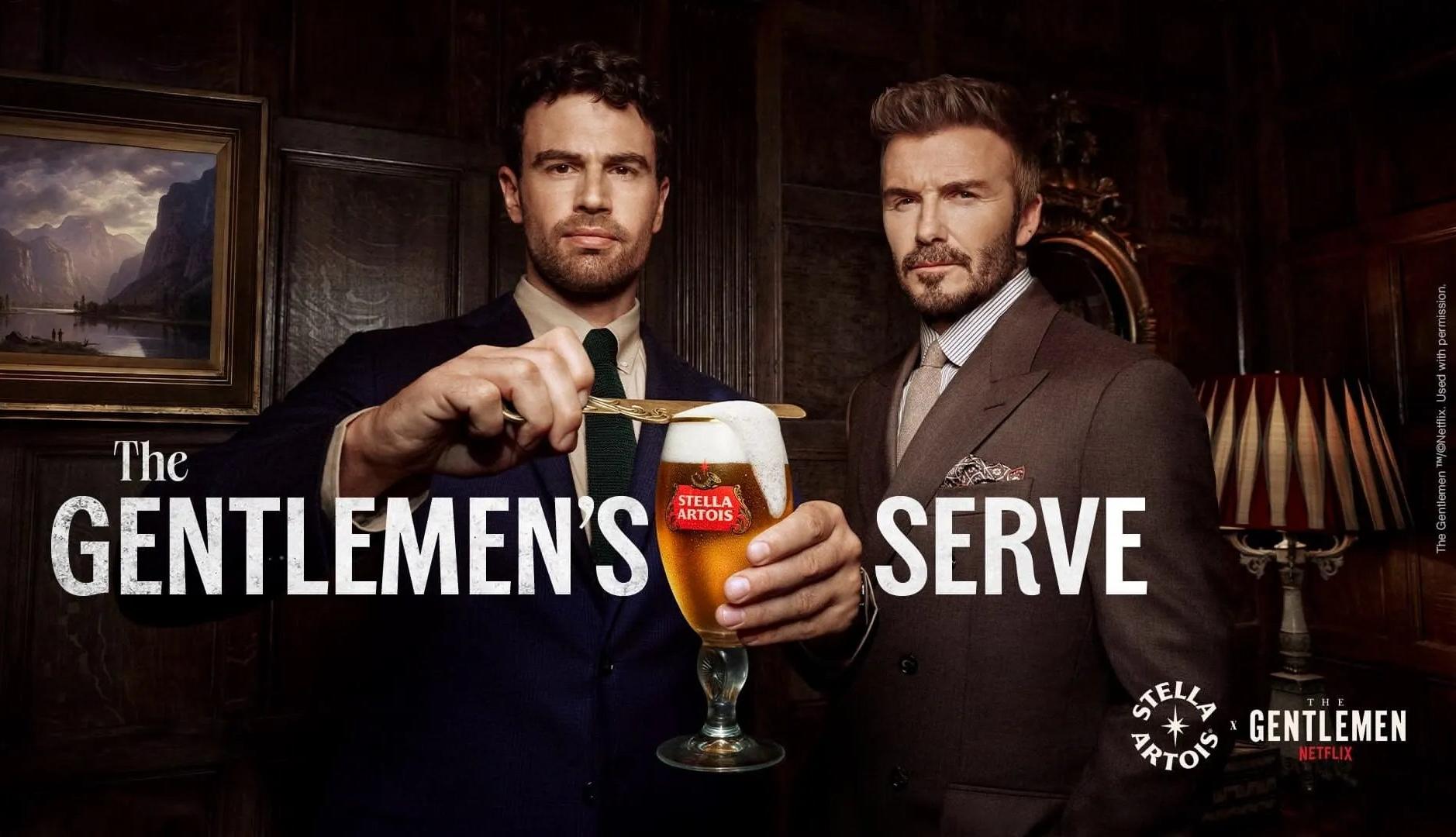 Theo James y David Beckham en una campaña de Stella Artois