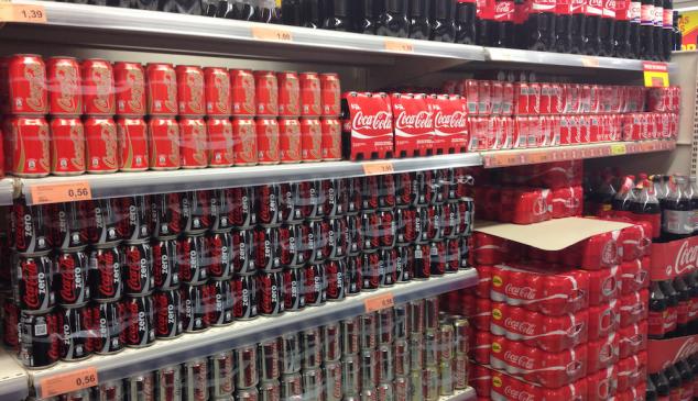 latas-coca-cola-supermercado