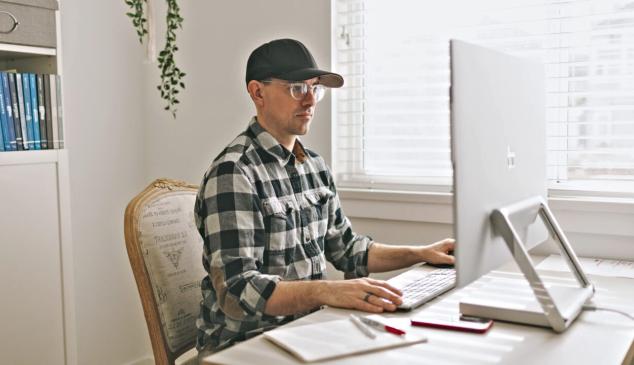 teletrabajo hombre