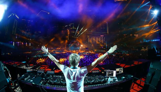 tomorrowland-bancarrota