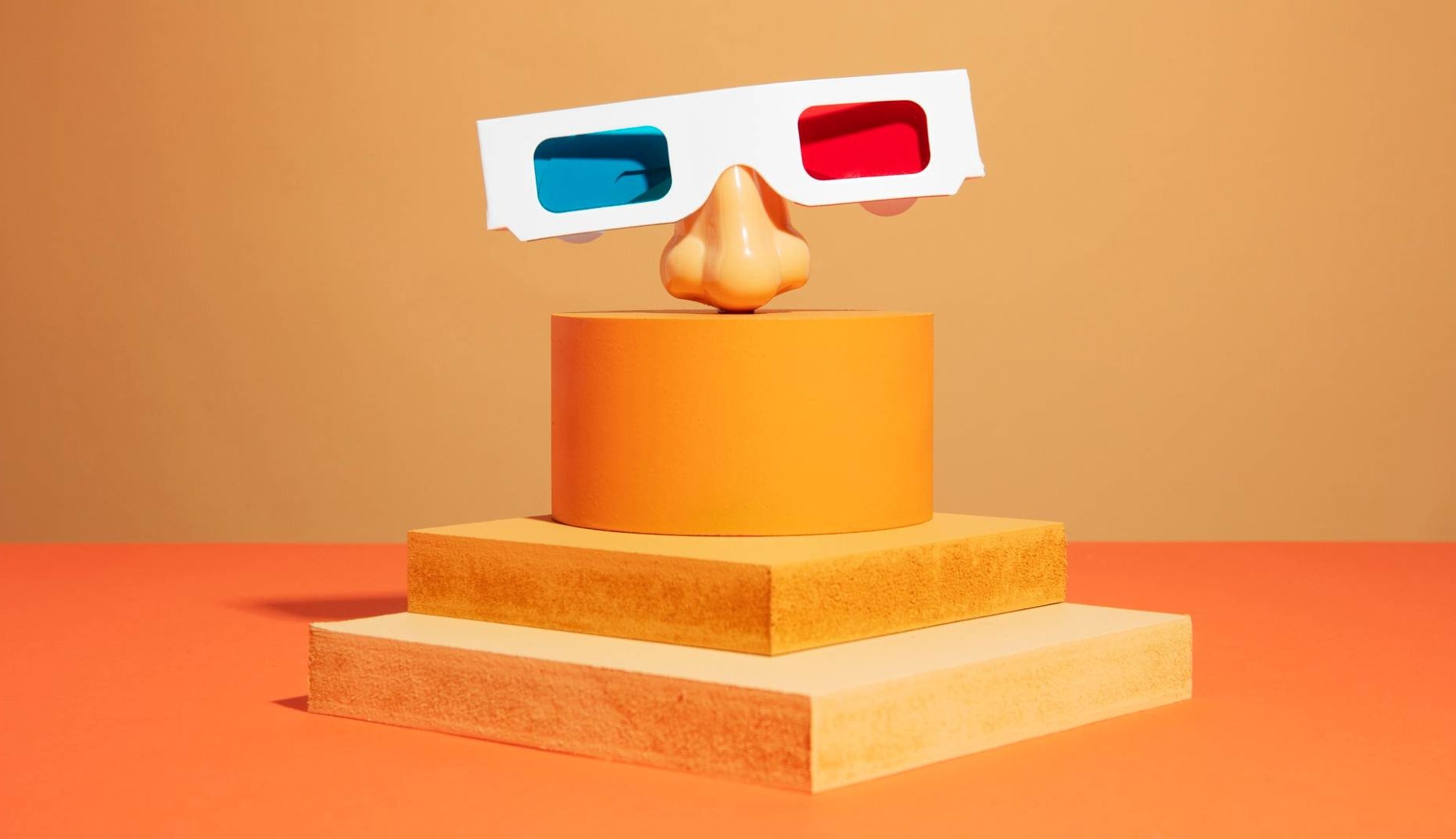 Gafas de 3D sobre una peana