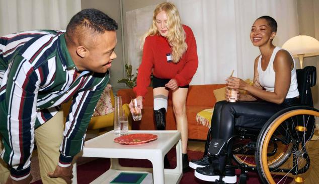 Zalando lanza una colección de moda adaptativa para personas con discapacidad