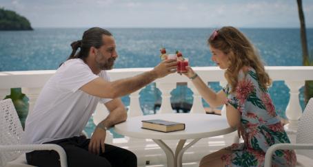 Soltour y Bahía Príncipe se anuncian con un corto de El Ruso de Rocky dirigido por Daniel Sánchez Arévalo anuncio-soltour