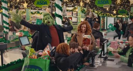 El Grinch en un supermercado, en el anuncio de Navidad de Asda