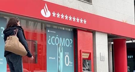 Banco Santander recuerda el valor de las contraseñas con una acción de marketing inverso Nombre de Banco Santander reemplazado por contraseña