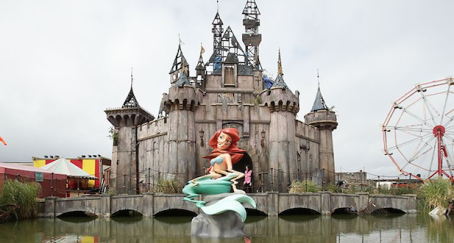 banksy-dismaland-ReasonWhy.es