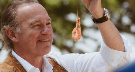 Bertín Osborne canta una ranchera para los Rodolfos de Pescanova bertin-osborne
