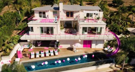 casa barbie airbnb