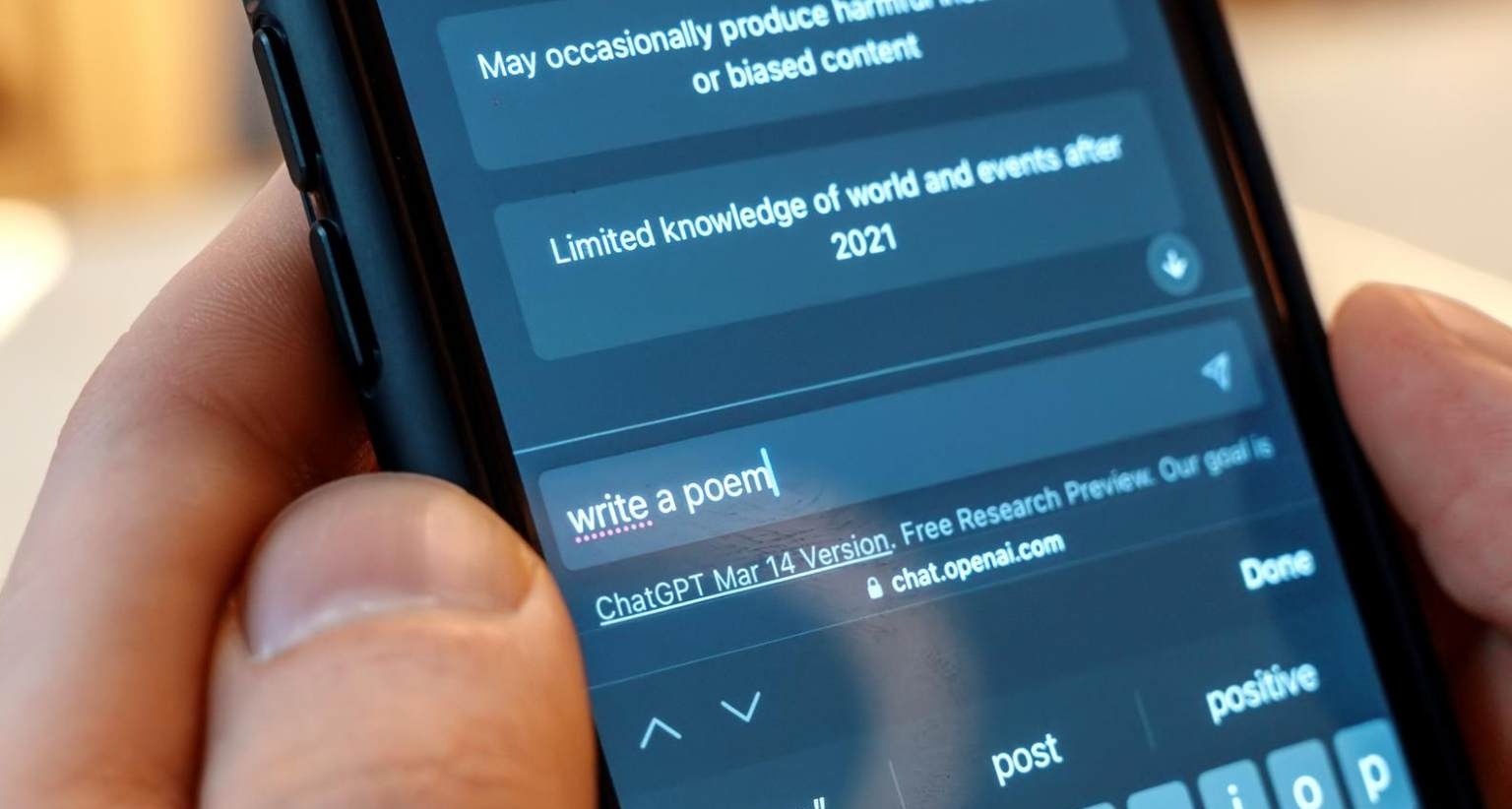 Perezoso, vago o de vacaciones: ChatGPT muestra signos de relajación, pero OpenAI está trabajando para solucio ChatGPT en móvil