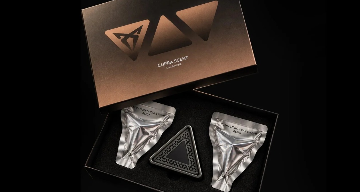 Caja con la esencia de Cupra en su packaging