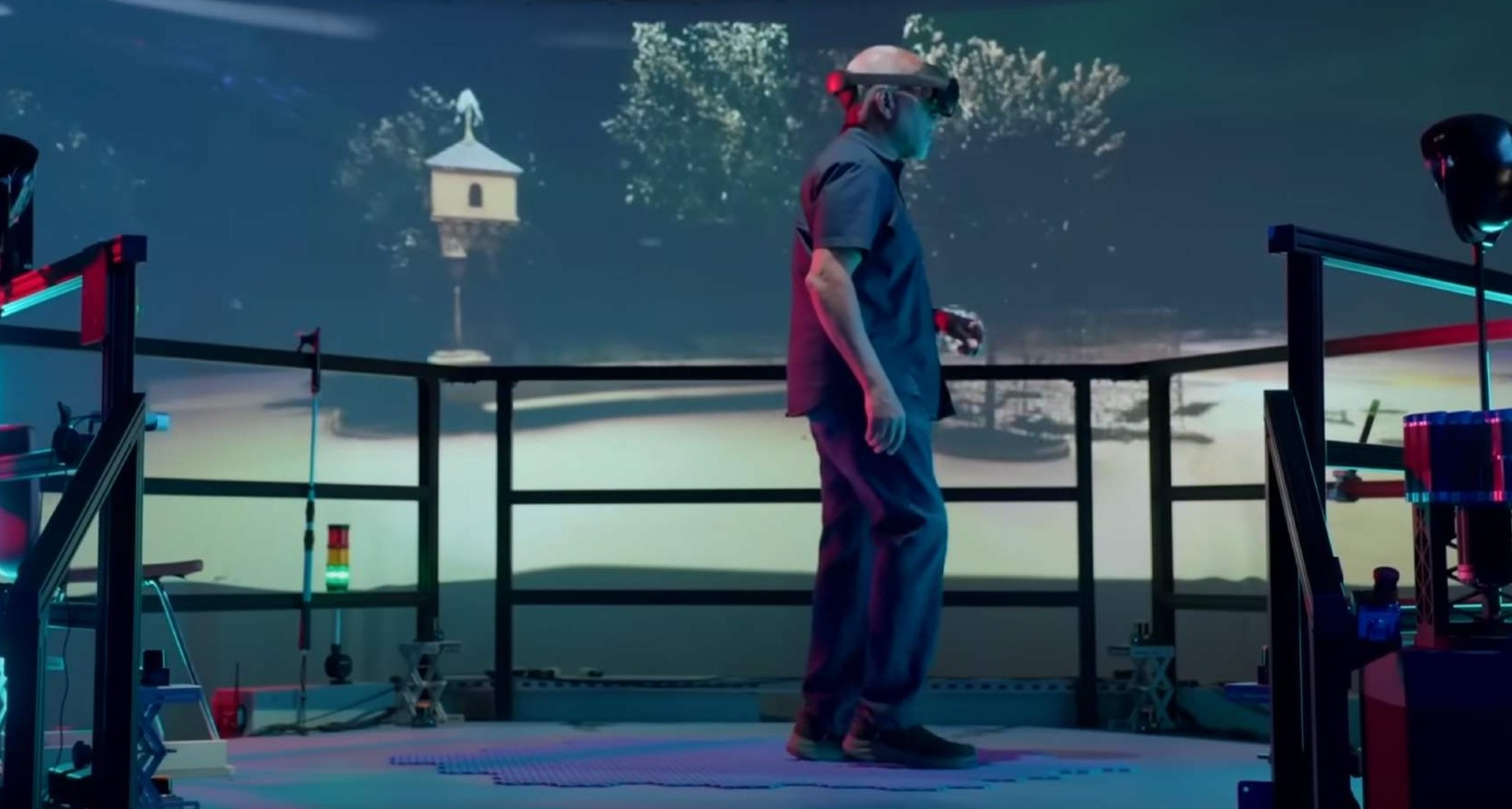 El suelo “mágico” de Disney podría solucionar el problema del movimiento de la realidad virtual Demostración del suelo HoloTile de Disney