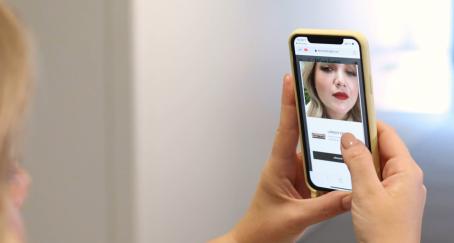 El Corte Inglés lanza un espejo virtual para prueba de cosméticos con tecnología del Grupo L’Oréal