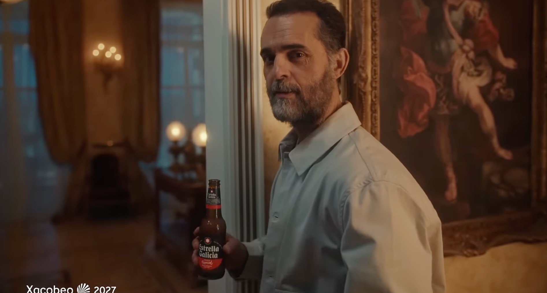 El actor Pedro Alonso como Berlín en un anuncio de Estrella Galicia