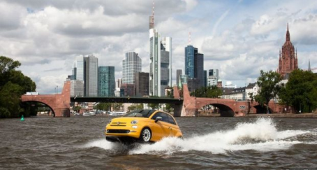 fiat-500-en-el-agua