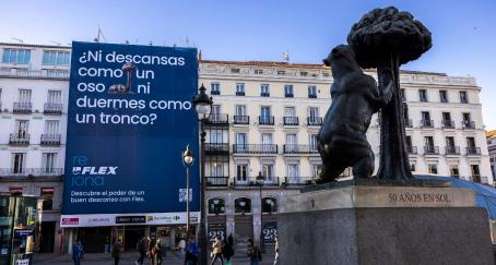 Lona publicitaria de Flex en la Puerta del Sol