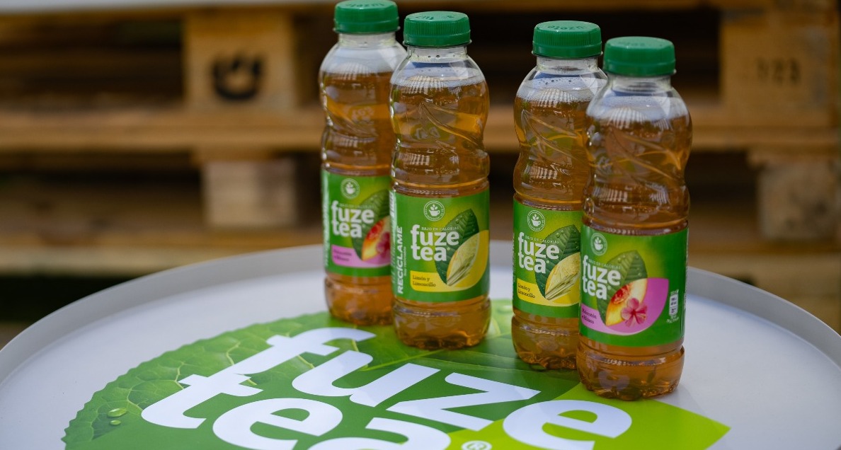 El acuerdo entre Coca-Cola y Nestlé para el Nestea termina este año y el relevo lo cogerá Fuze Tea un bodegón de las botellas de fuze tea