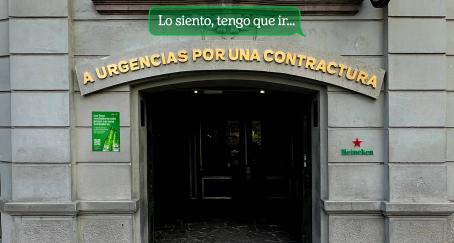 Heineken proyecta la Champions como un placer culpable de los españoles en su última acción con bares Puerta de un bar con el logotipo de Heineken