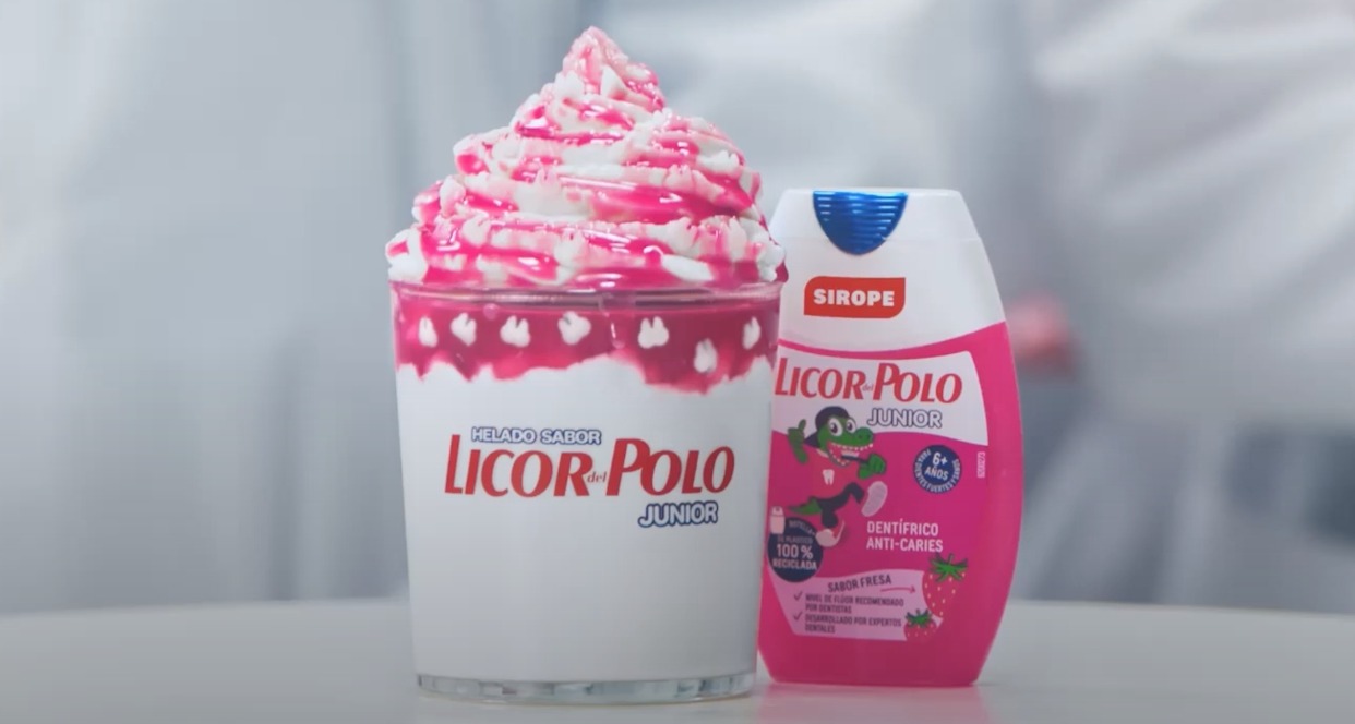Grupo de dentistas con el helado de KFC y Licor del Polo