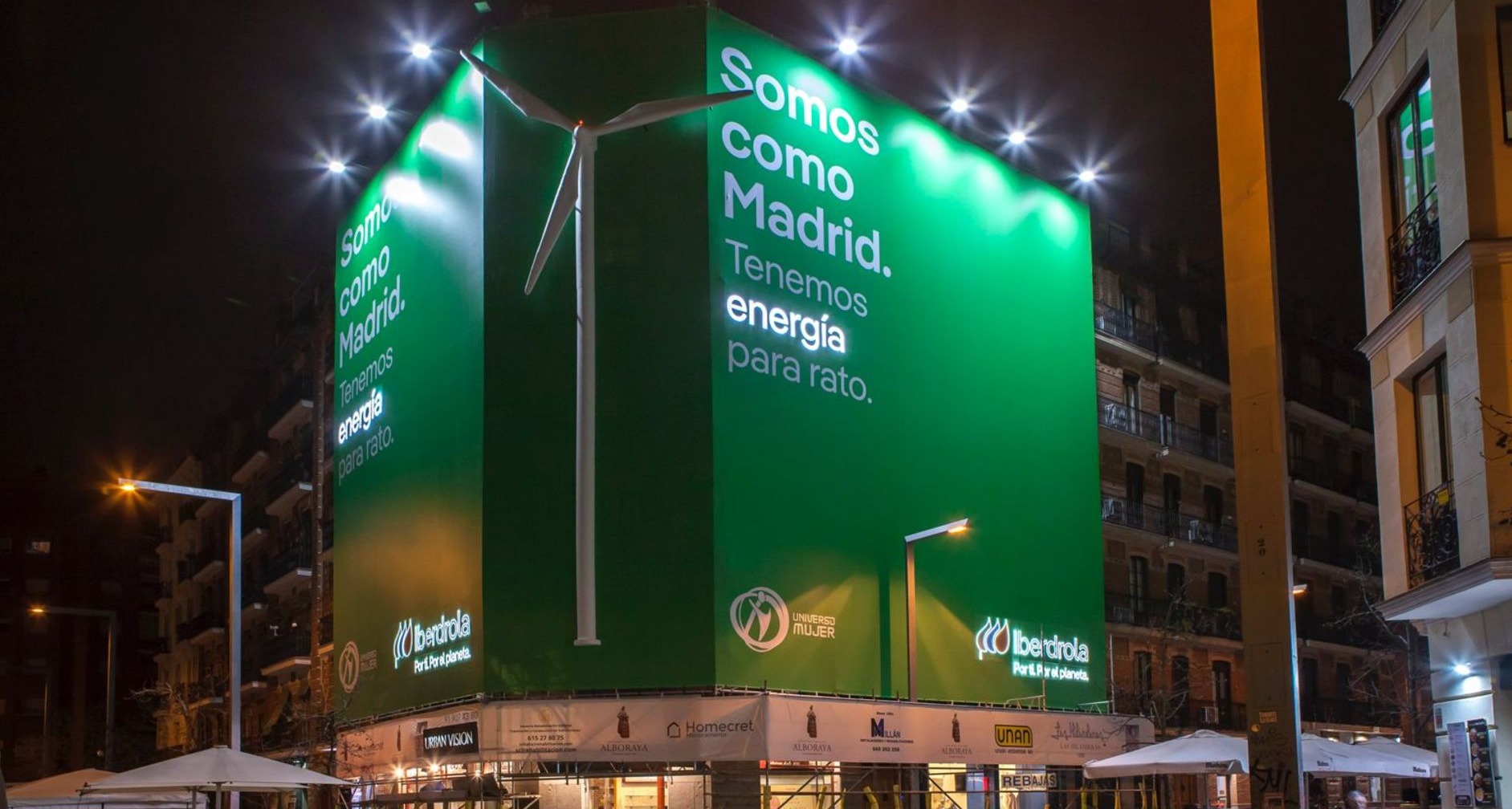 Iberdrola destaca su propuesta de energía renovable innovando en publicidad exterior Lona de Iberdrola
