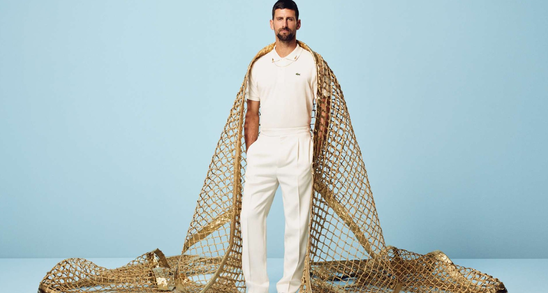 Lacoste reúne sus icónicos productos y embajadores en una campaña artística Novak Djokovic en una campaña de Lacoste