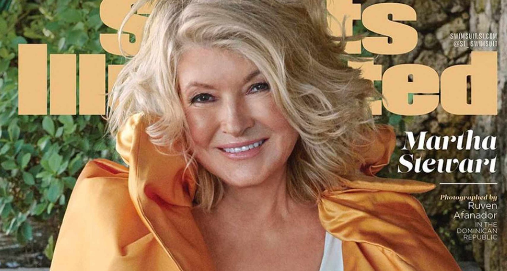 Martha Stewart se convierte en la mujer de más edad en protagonizar la portada de Sports Illustrated Swimsuit