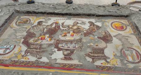 McDonald's crea un “antiguo” mosaico en Roma para animar a disfrutar de los clásicos Mosaico creado por McDonald's