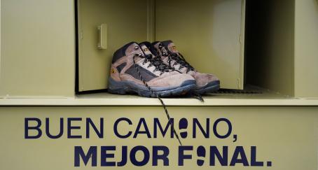 Así es la campaña que busca darle un “mejor final” a las botas de los peregrinos del Camino de Santiago