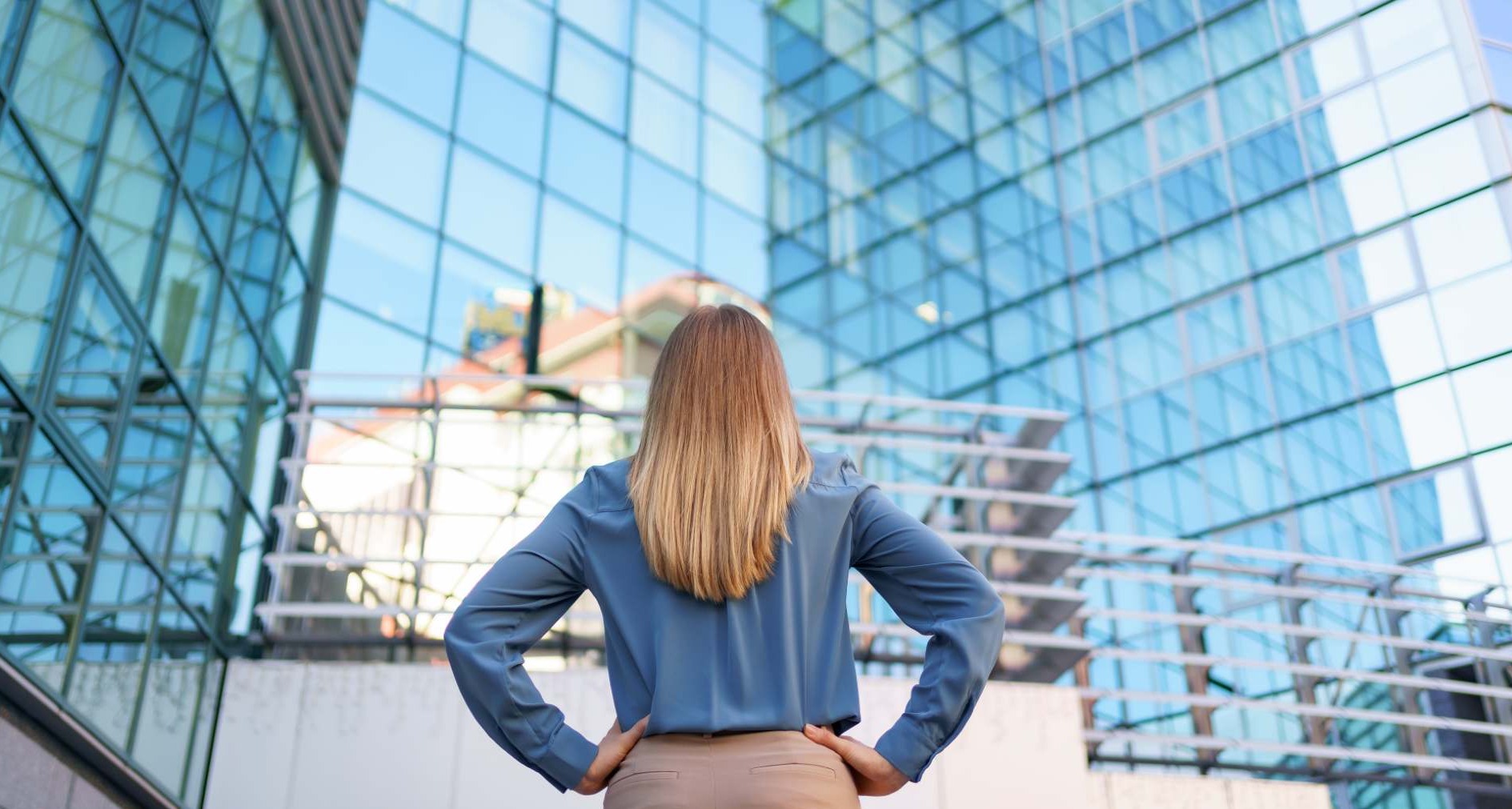 Marca de empresa, marca profesional y marca personal: dilemas de una convivencia Mesa marca personal marca empresa APD