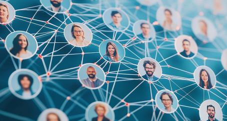 Caras de personas dentro de círculos conectados por líneas entre sí