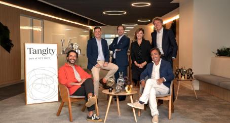 Equipo de Tangity y Bungalow25