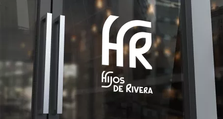 Hijos de Rivera actualiza su identidad corporativa en torno al carácter familiar y el origen natural