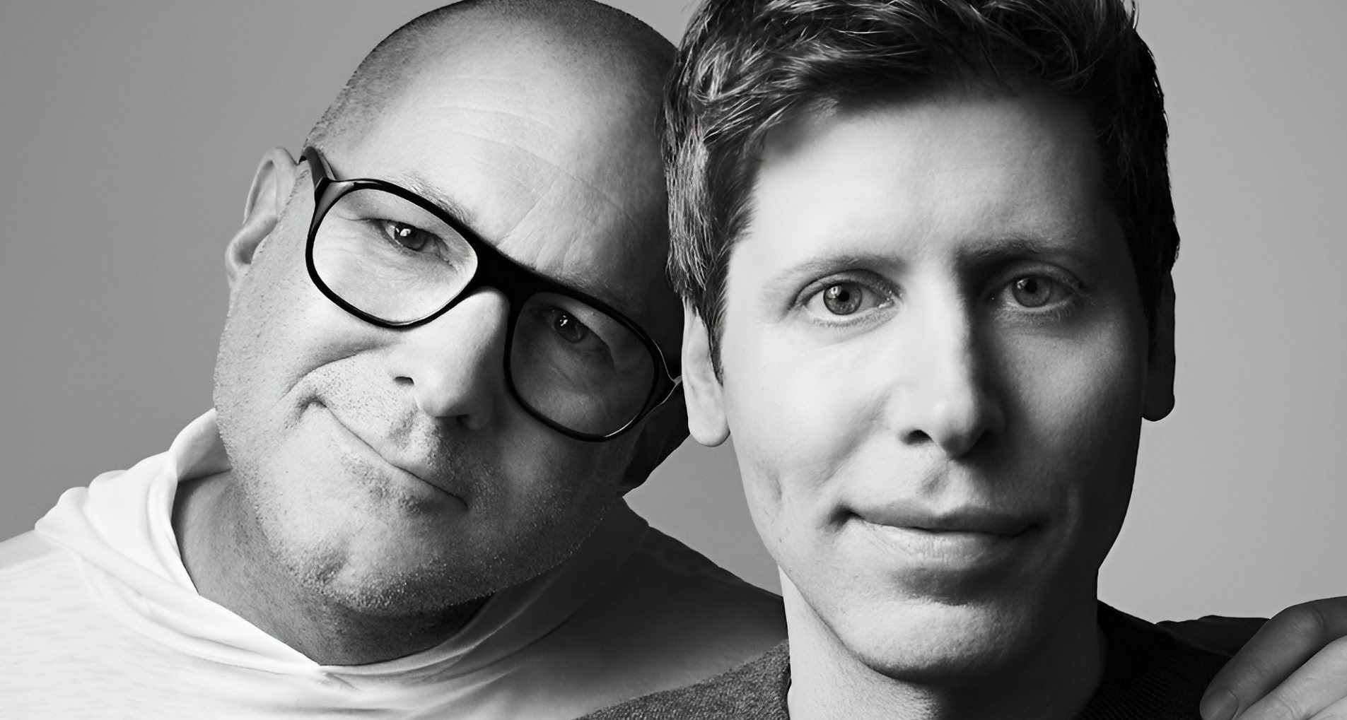 OpenAI compra la empresa de Jony Ive para crear una “nueva familia de productos” para la era de la inteligencia artificial Jony Ive y Sam Altman