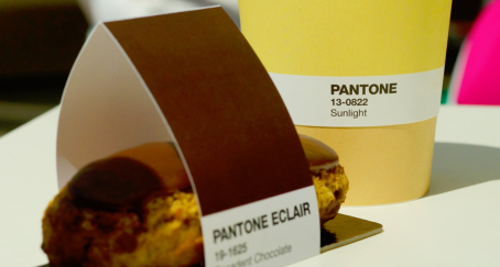 pantone-cafe