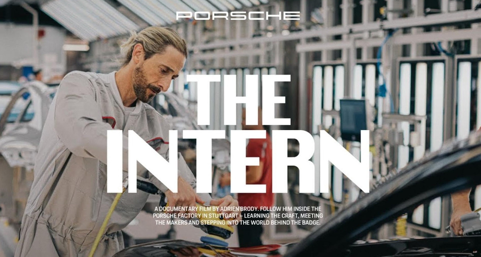 Adrien Brody trabajando en la fábrica de Porsche
