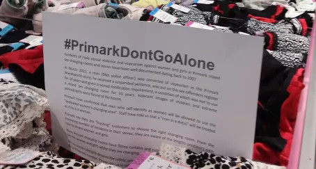Las protestas contra los probadores unisex de Primark continúan y plantean un debate sobre la diversidad
