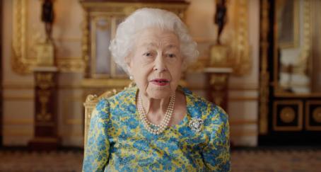 Mientras se pausan las campañas de publicidad, marcas y empresarios despiden a la Reina Isabel II