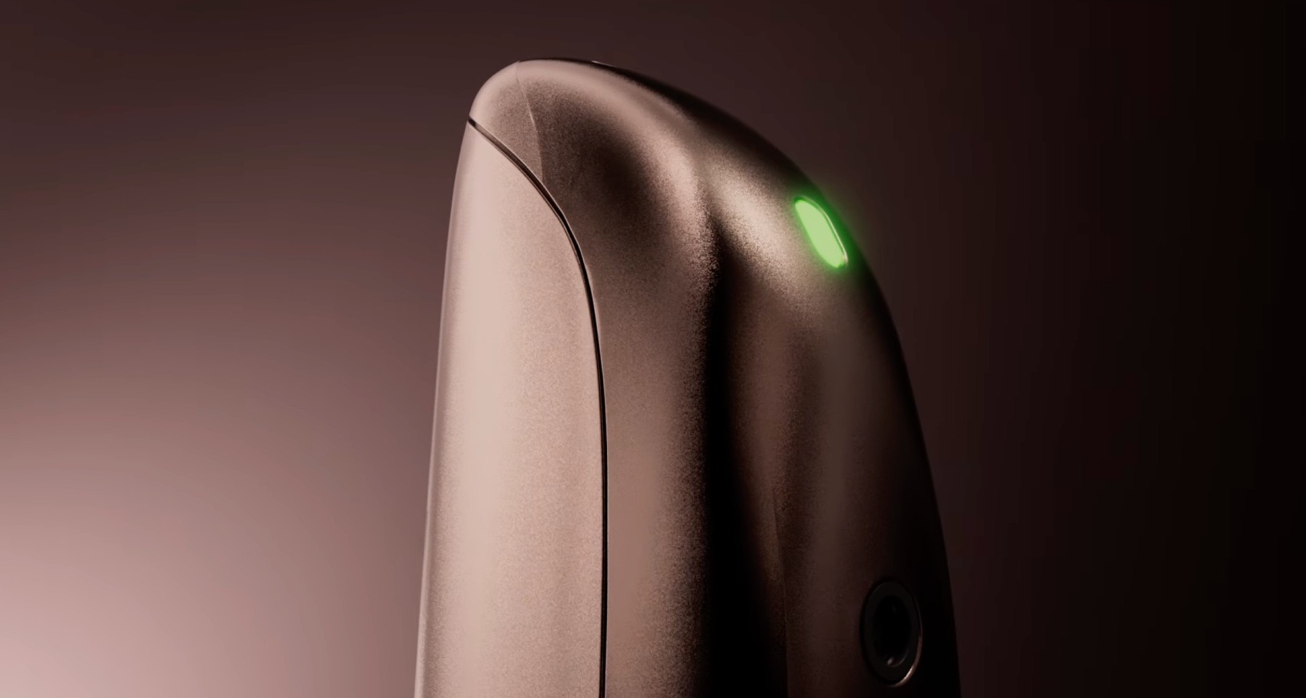 Plano detalle de un audífono en un anuncio de Specsavers