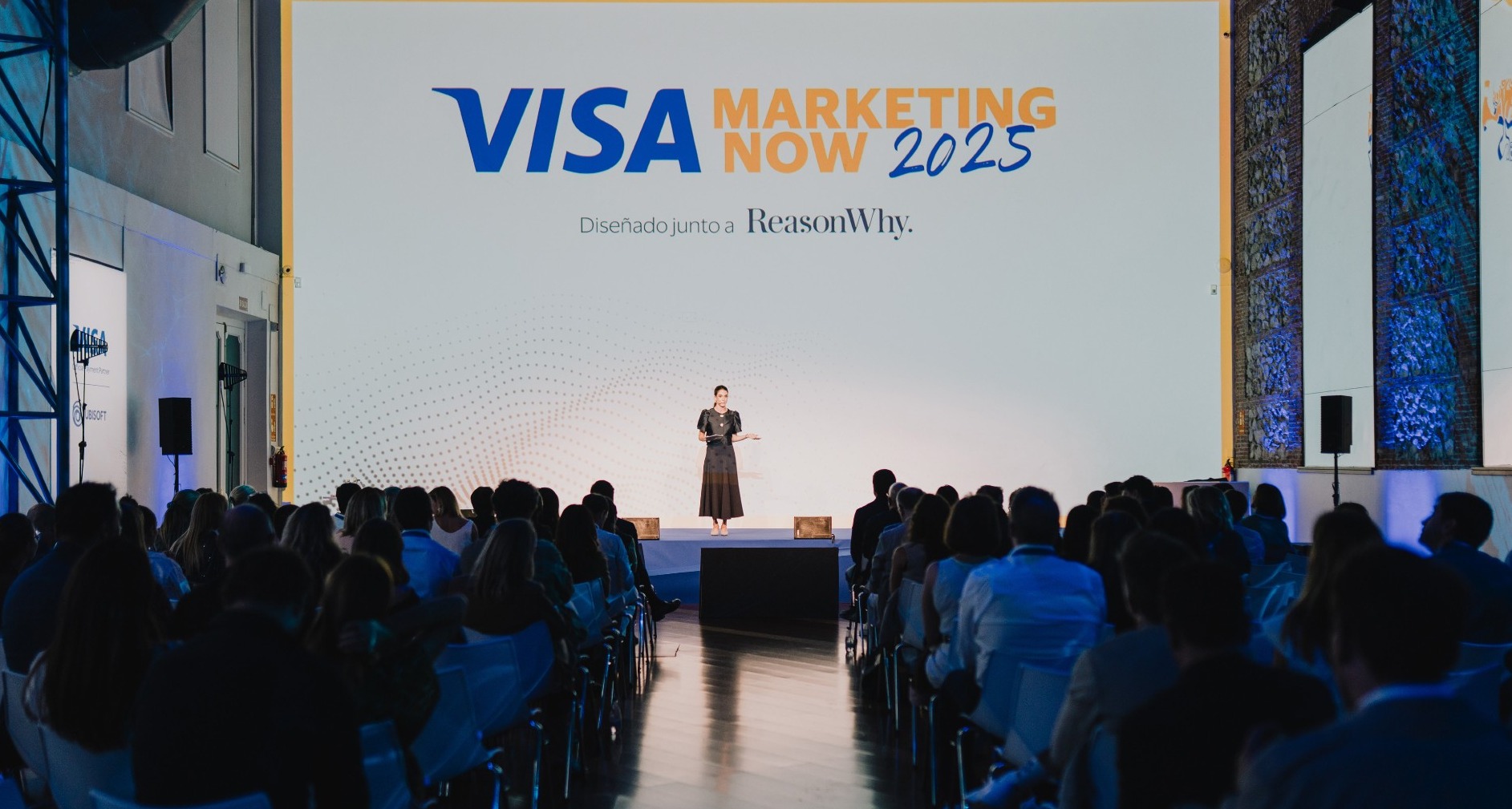 Natalia Marín presentando el evento Visa Marketing Now