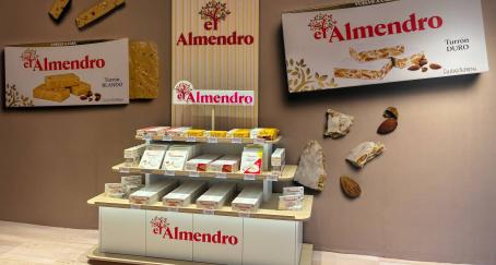 Stand con turron El Almendro