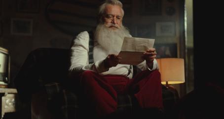 Este año Papá Noel que se queda en casa en el anuncio de Navidad de Toys “R” Us Anuncio navidad Toy “R” Us 2020