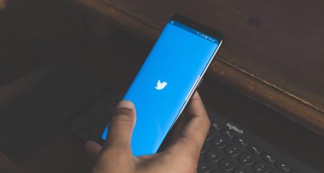 Twitter sugerirá al usuario leer el contenido antes de retuitearlo