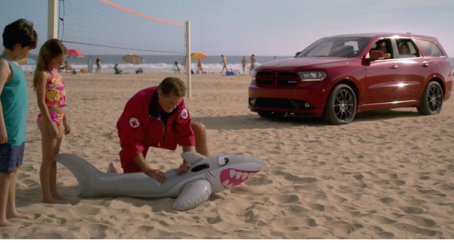  vigilante-de-la-playa-dodge-anuncio-david-hasselhoff