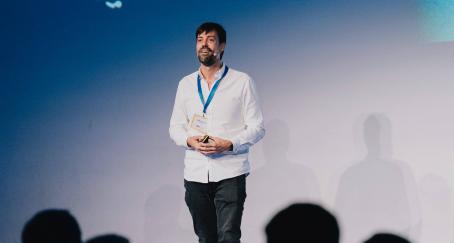 Las “comunidades fantasma” o cómo hacer que el cliente acompañe al producto antes de llegar al mercado Hugo Albornoz en Visa Marketing Now