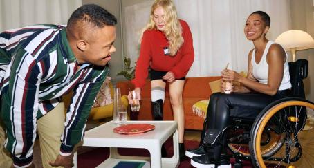 Zalando lanza una colección de moda adaptativa para personas con discapacidad