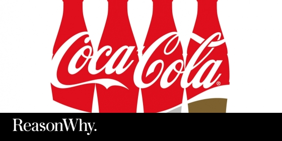 botella de coca cola de vidrio abierta