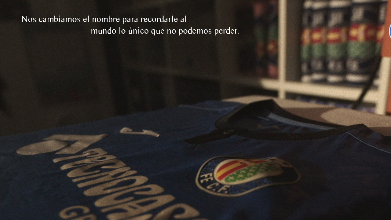 Camiseta Getafe con el escudo Fe