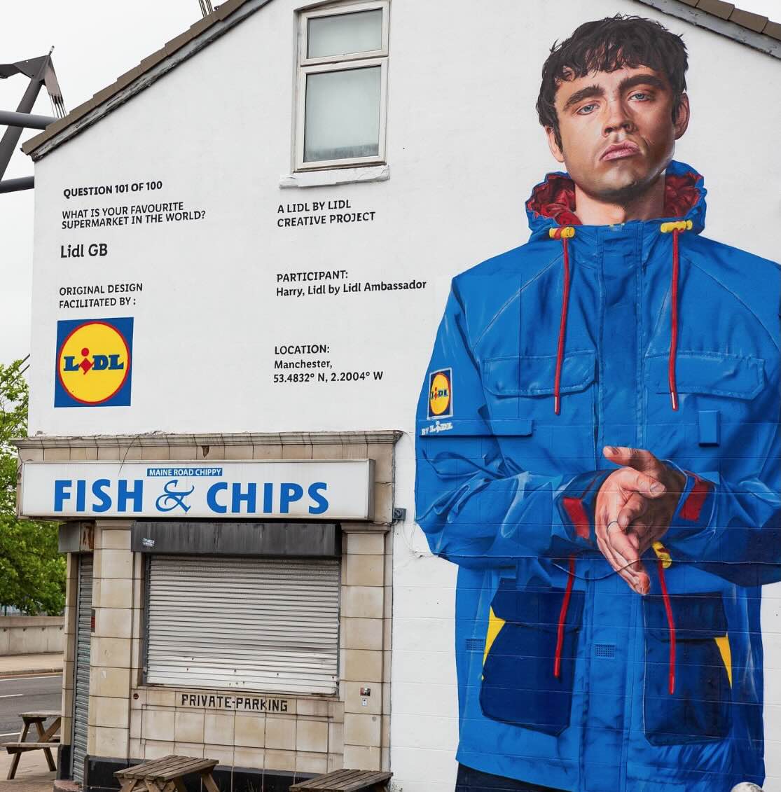 Mural de la chaqueta de Lidl en Mánchesterr